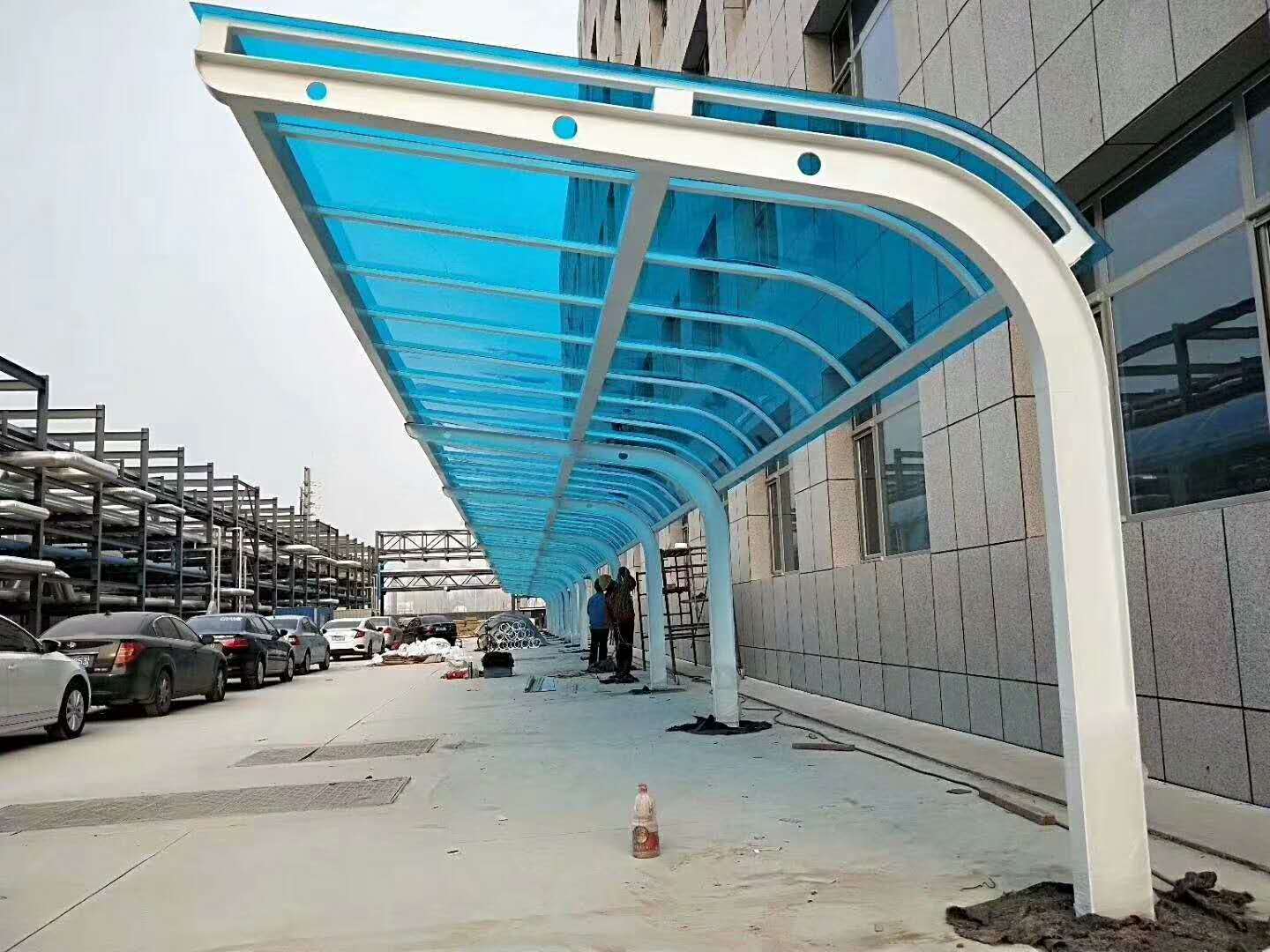 阳光板车棚
